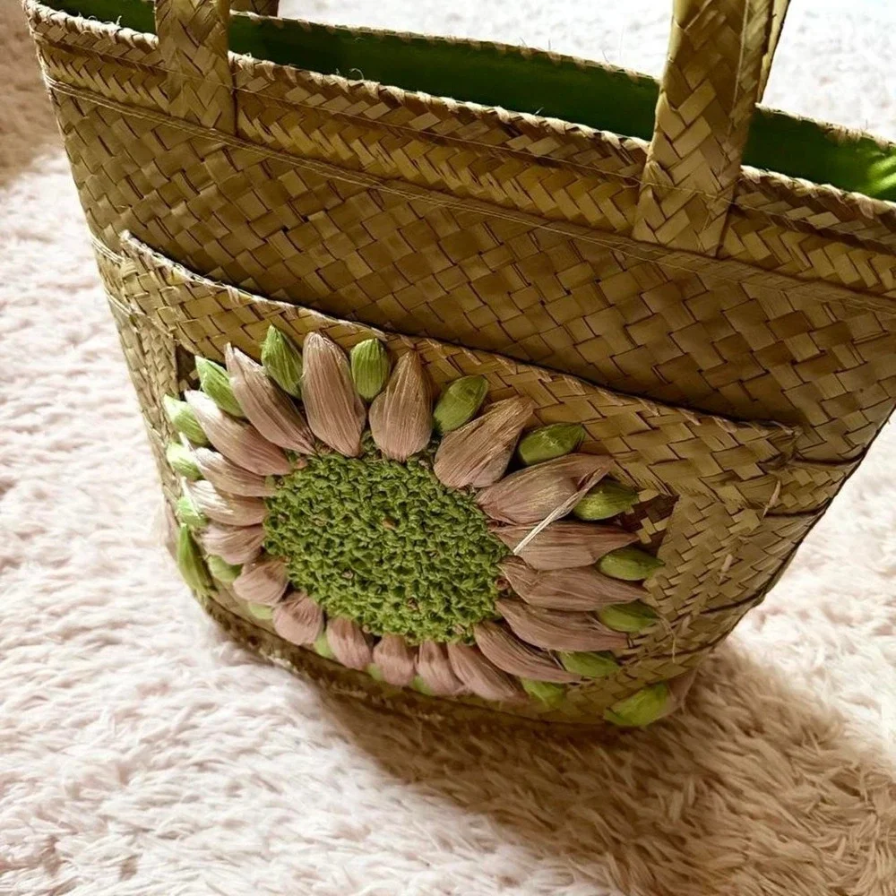 Woven Straw 3D Floral Spring Coquette Wicker Purse Bloom Core Quirky Teacher